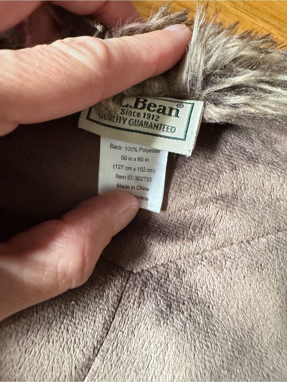 L.L. Bean 50 by 60 Faux Fur Throw - Picture 4 of 5